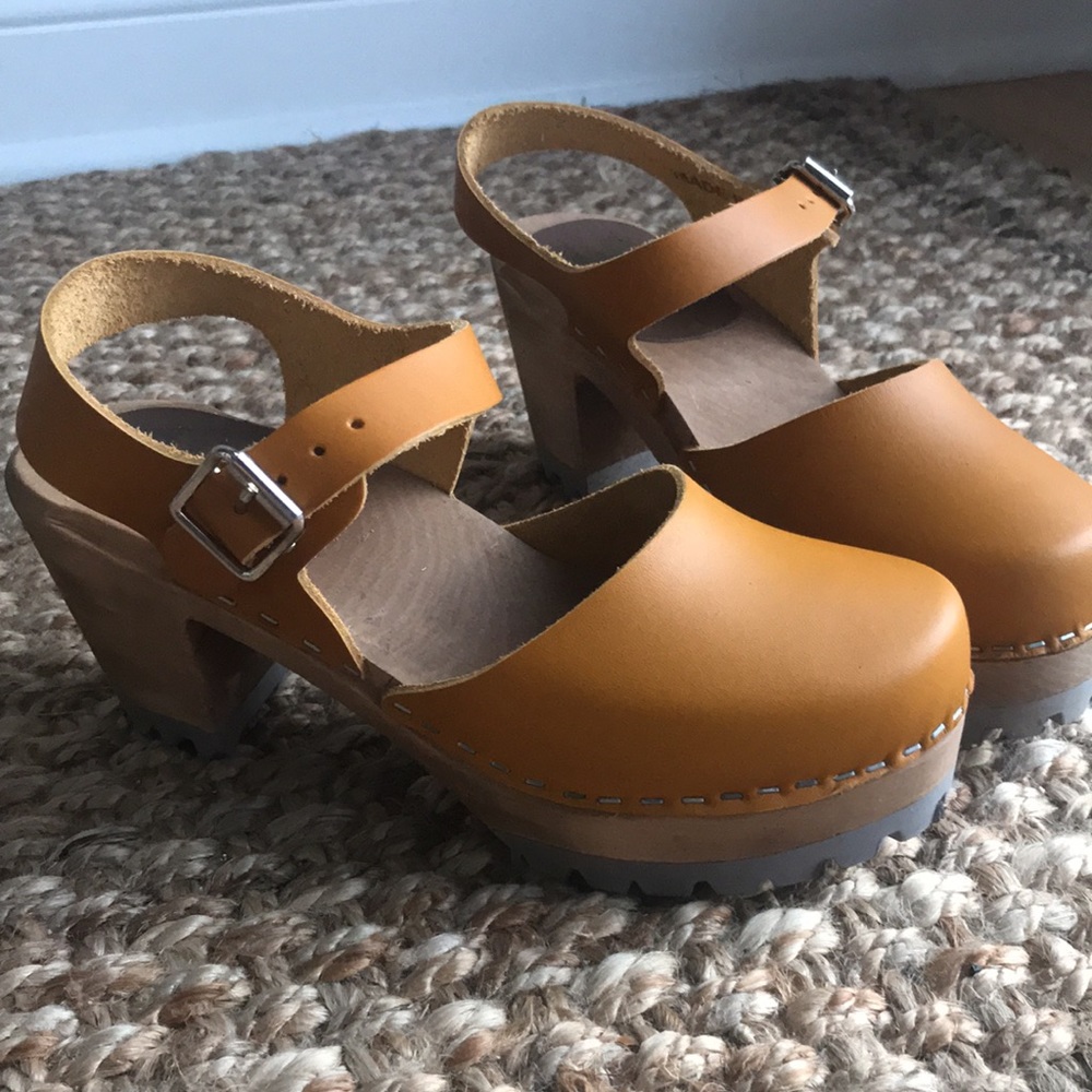 New: MIA Abba Wood and Leather Clog. Size 37